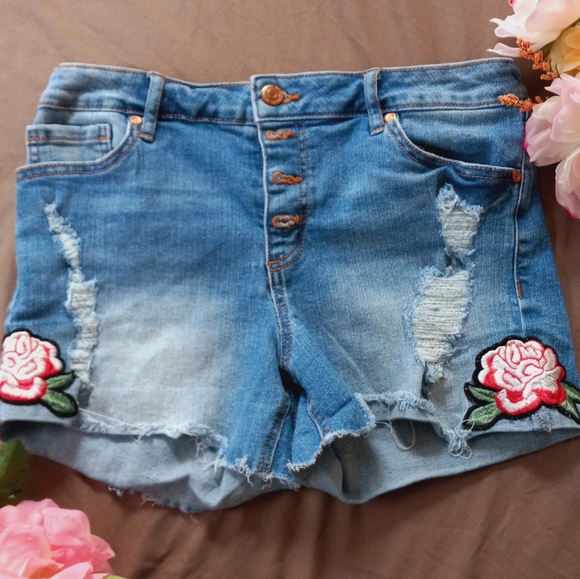 No boundaries jeans ripped rose shorts - Picture 1 of 1